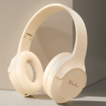 سماعات رأس لاسلكية قابلة للسحب K6 - سماعات أذن TWS سوداء وبيج أنيقة فوق الأذنين مع ميكروفون لإلغاء الضوضاء ومقبس صوت 3.5 ملم مع دعم كارت ميموري ، متوافقة لاسلكيًا للألعاب والمكالمات، مرفق معها علبة شحن USB-C